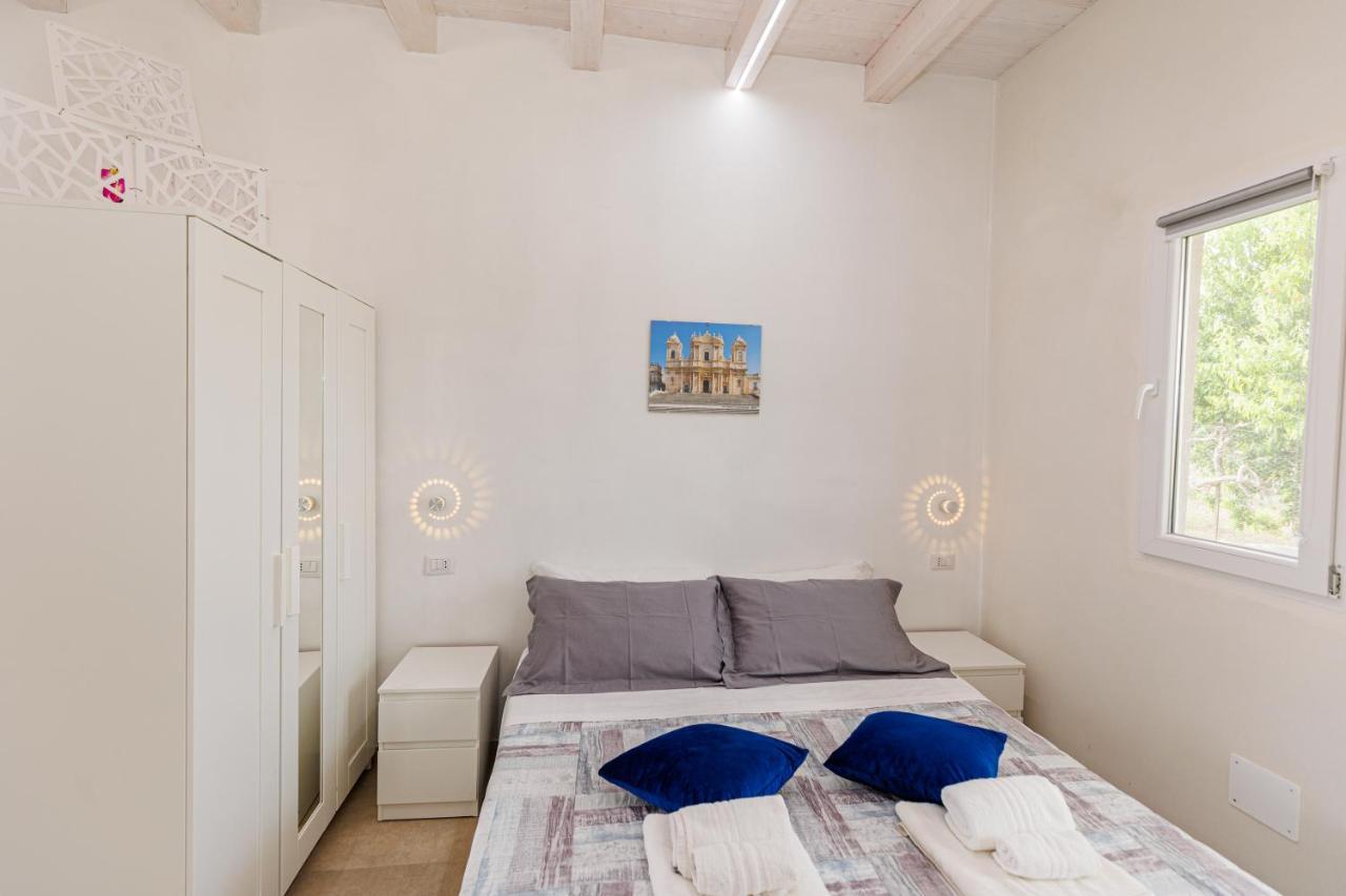 Perladelmare Aparthotel Avola Exteriör bild