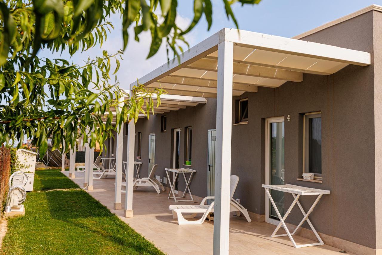 Perladelmare Aparthotel Avola Exteriör bild